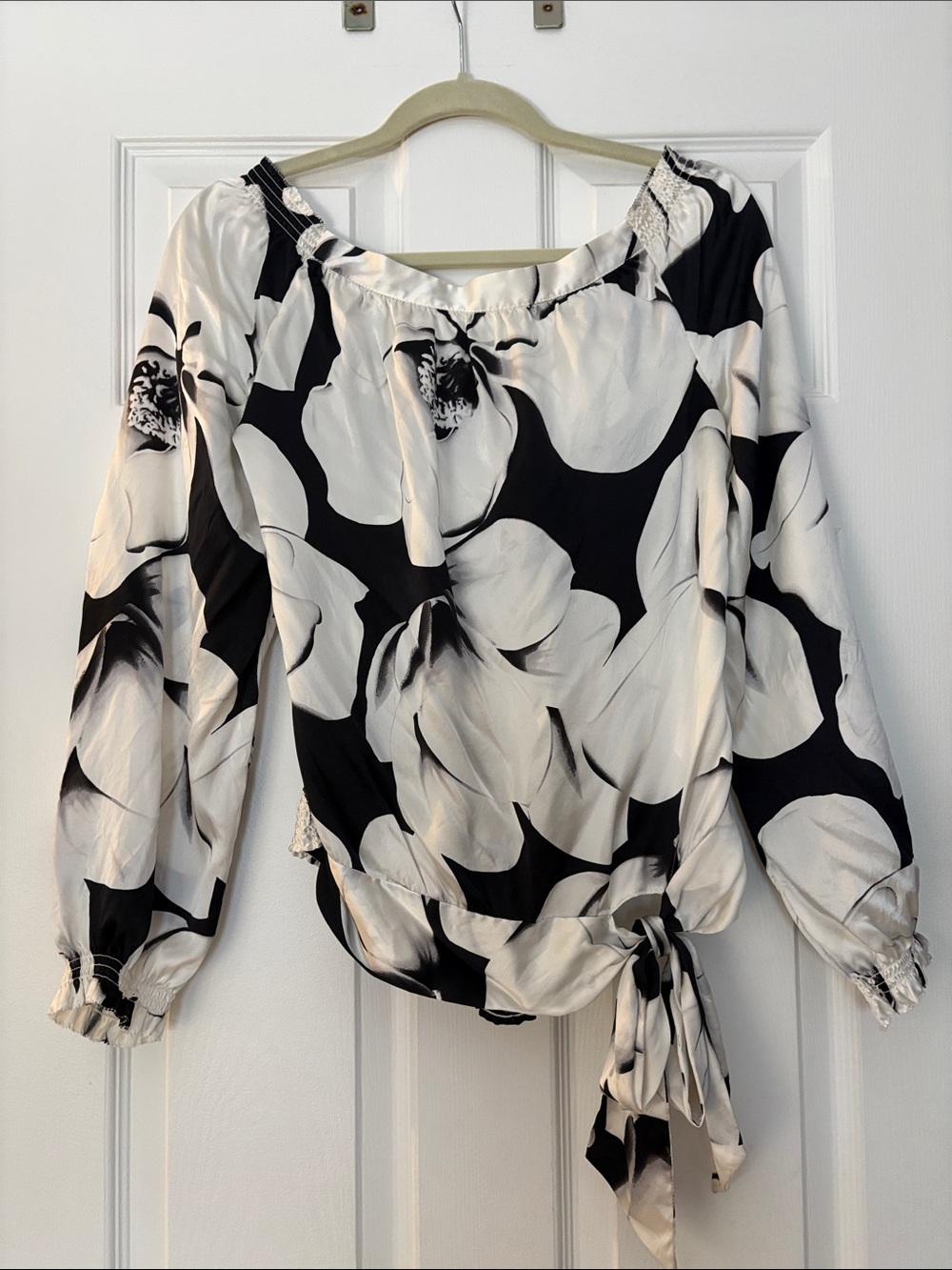 White House Black Market Black & White Floral Tie-Side Blouse